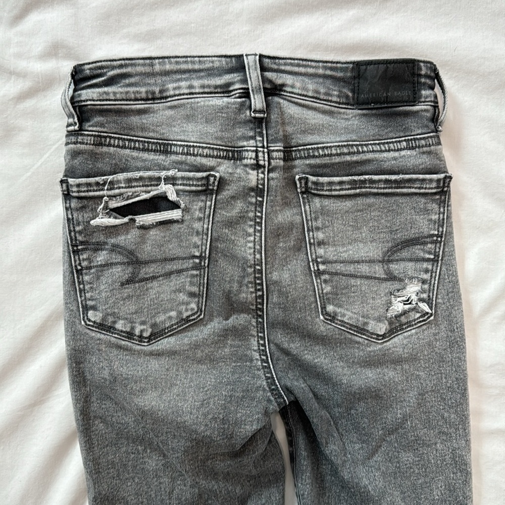 American Eagle super hi-rise jegging in distressed black, size 00 - Picture 4 of 7
